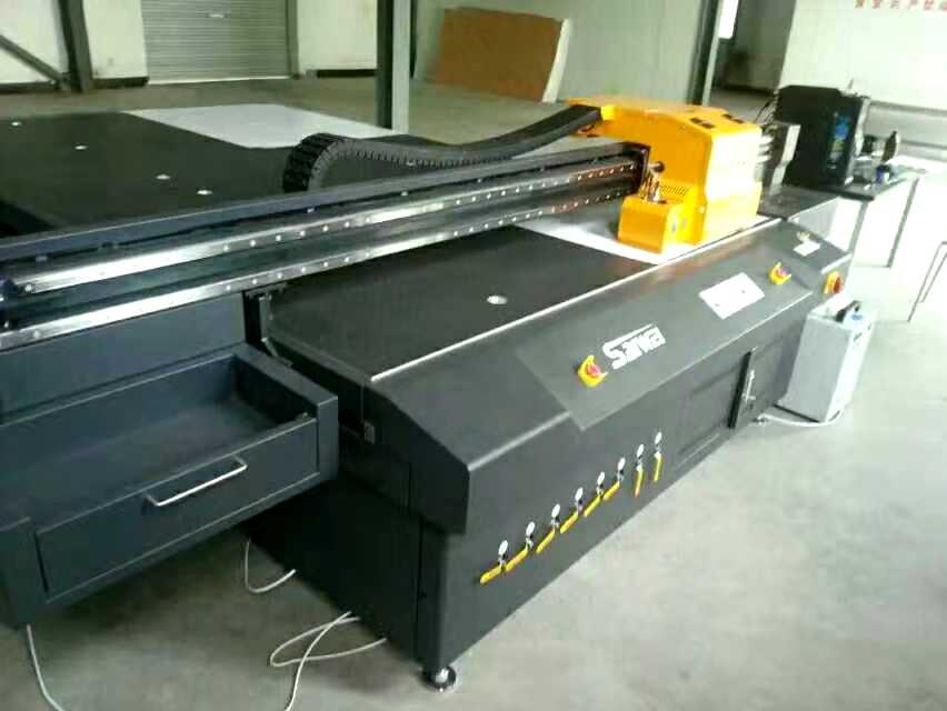 UV打印机器-标识标牌生产厂家